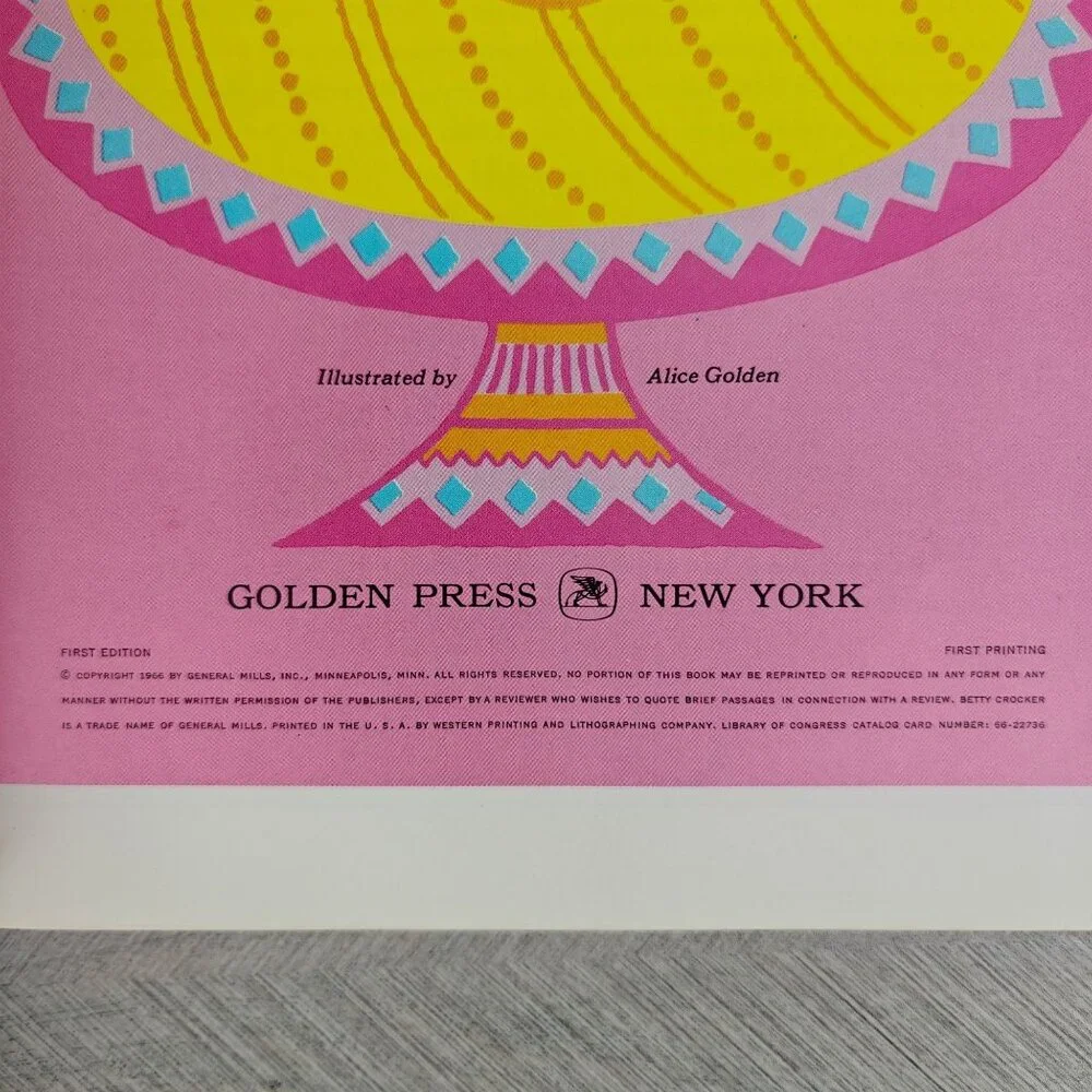 Betty Crockers Cake & Frosting Mix Cookbook First Edition 1966 Golden Press